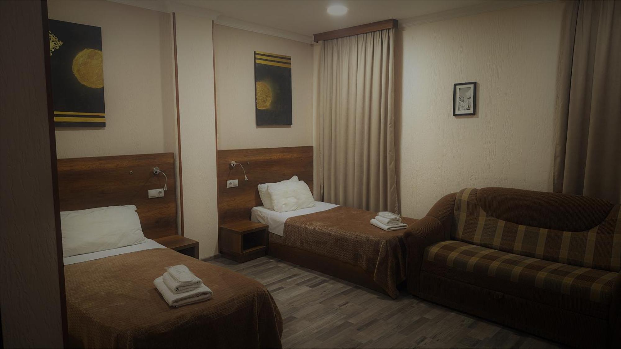 Hotel Georgian Kutaisi Esterno foto
