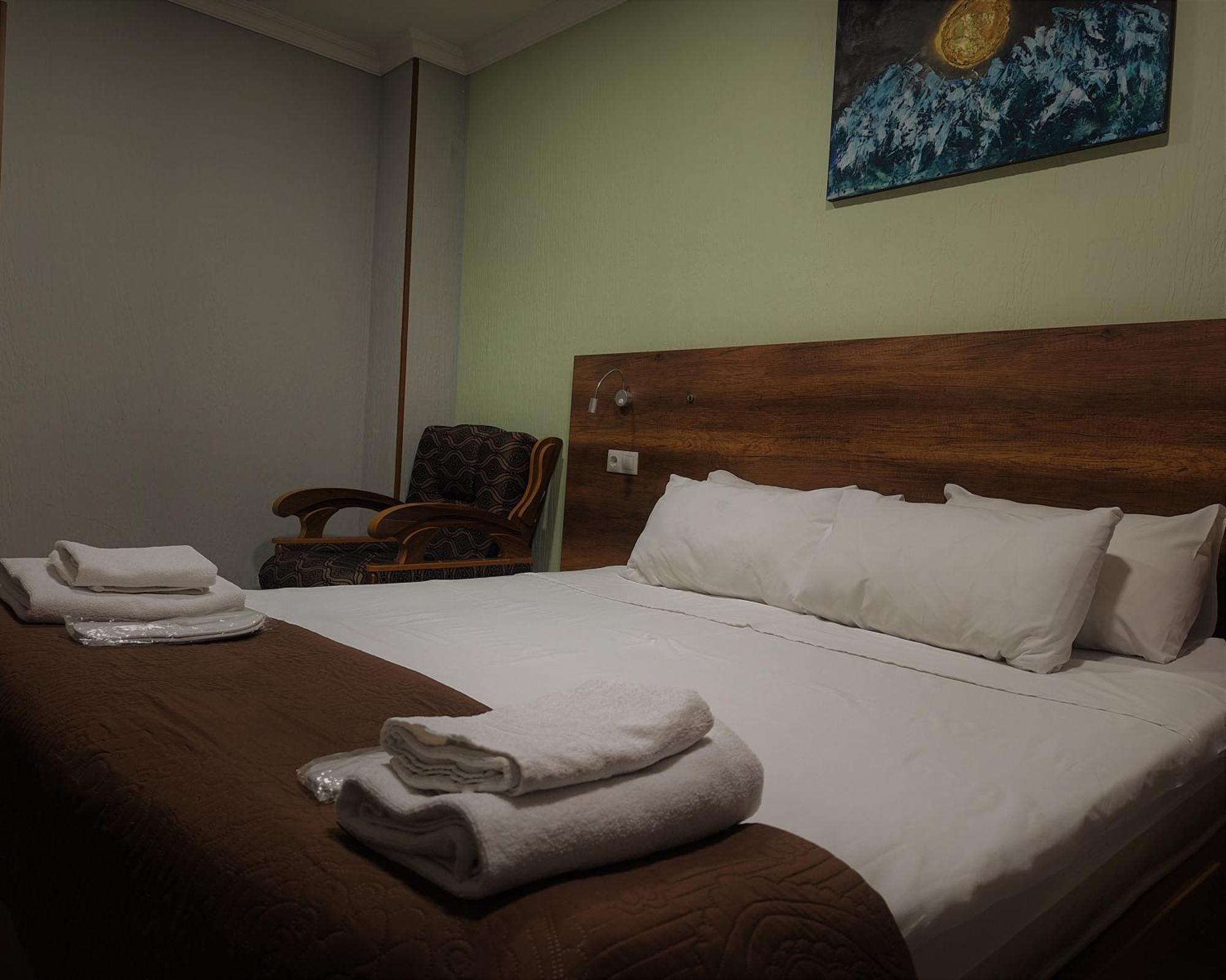 Hotel Georgian Kutaisi Esterno foto