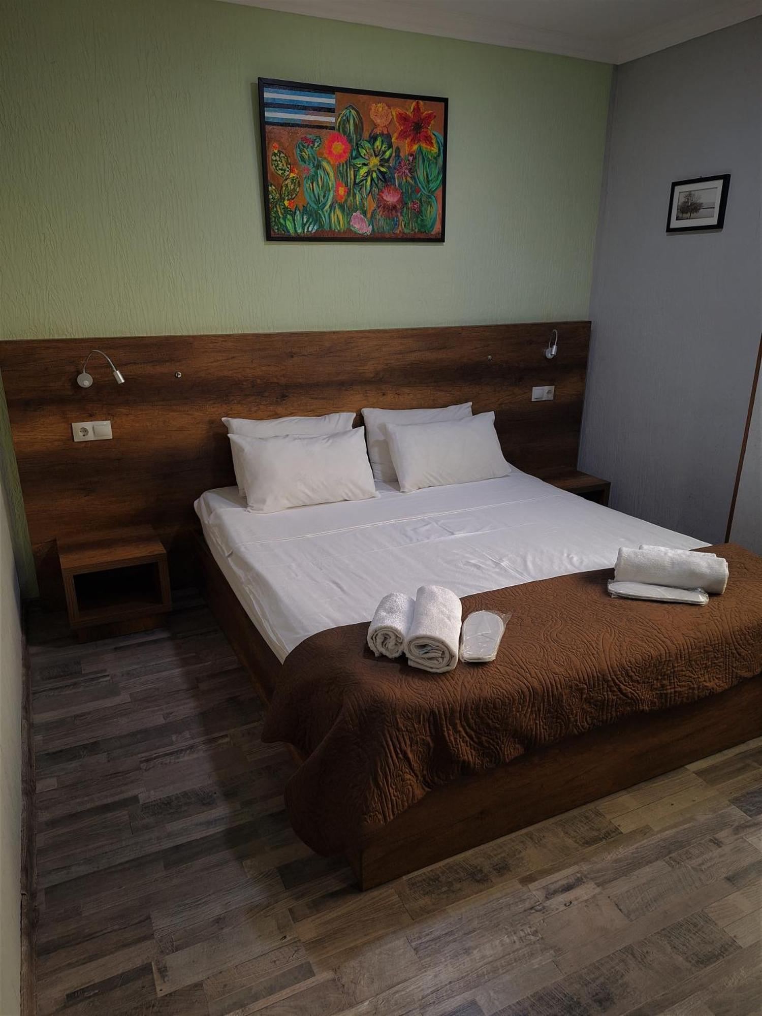 Hotel Georgian Kutaisi Esterno foto