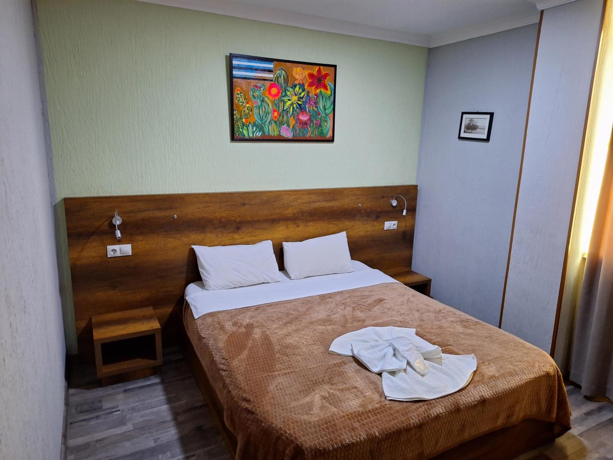 Hotel Georgian Kutaisi Esterno foto