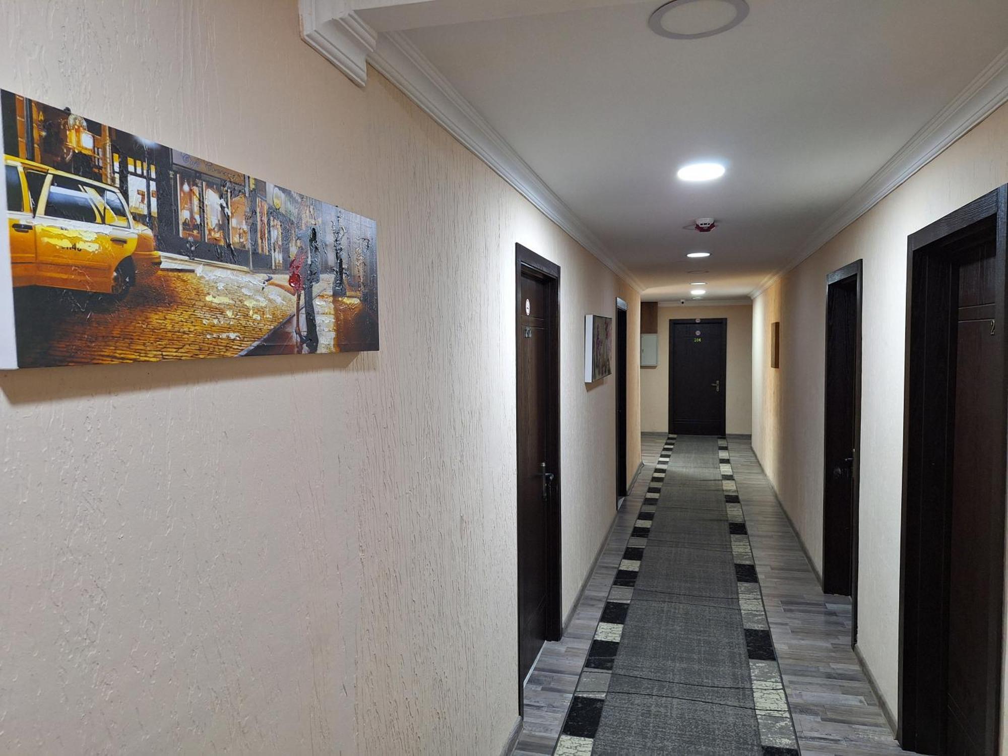 Hotel Georgian Kutaisi Esterno foto