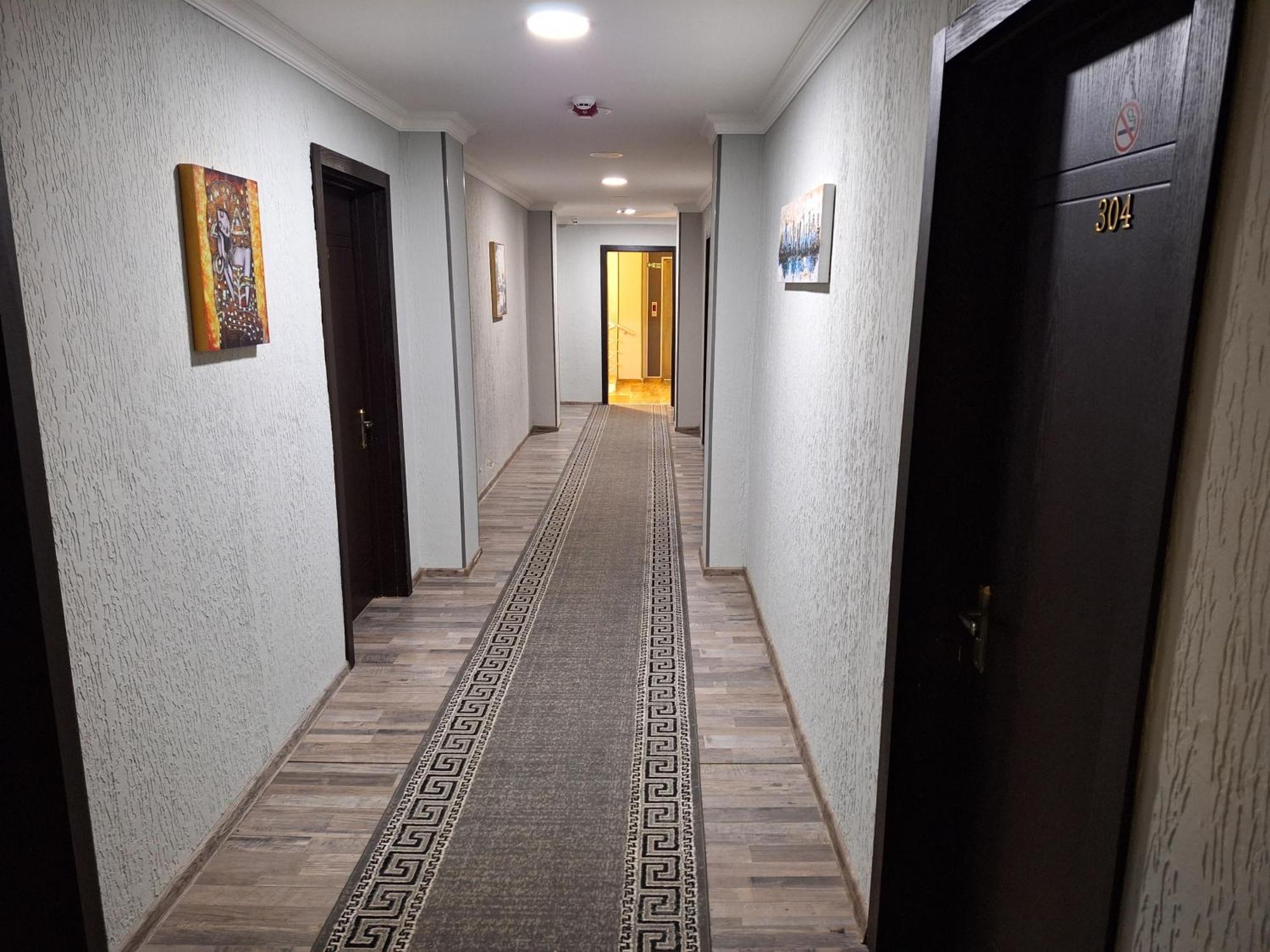 Hotel Georgian Kutaisi Esterno foto