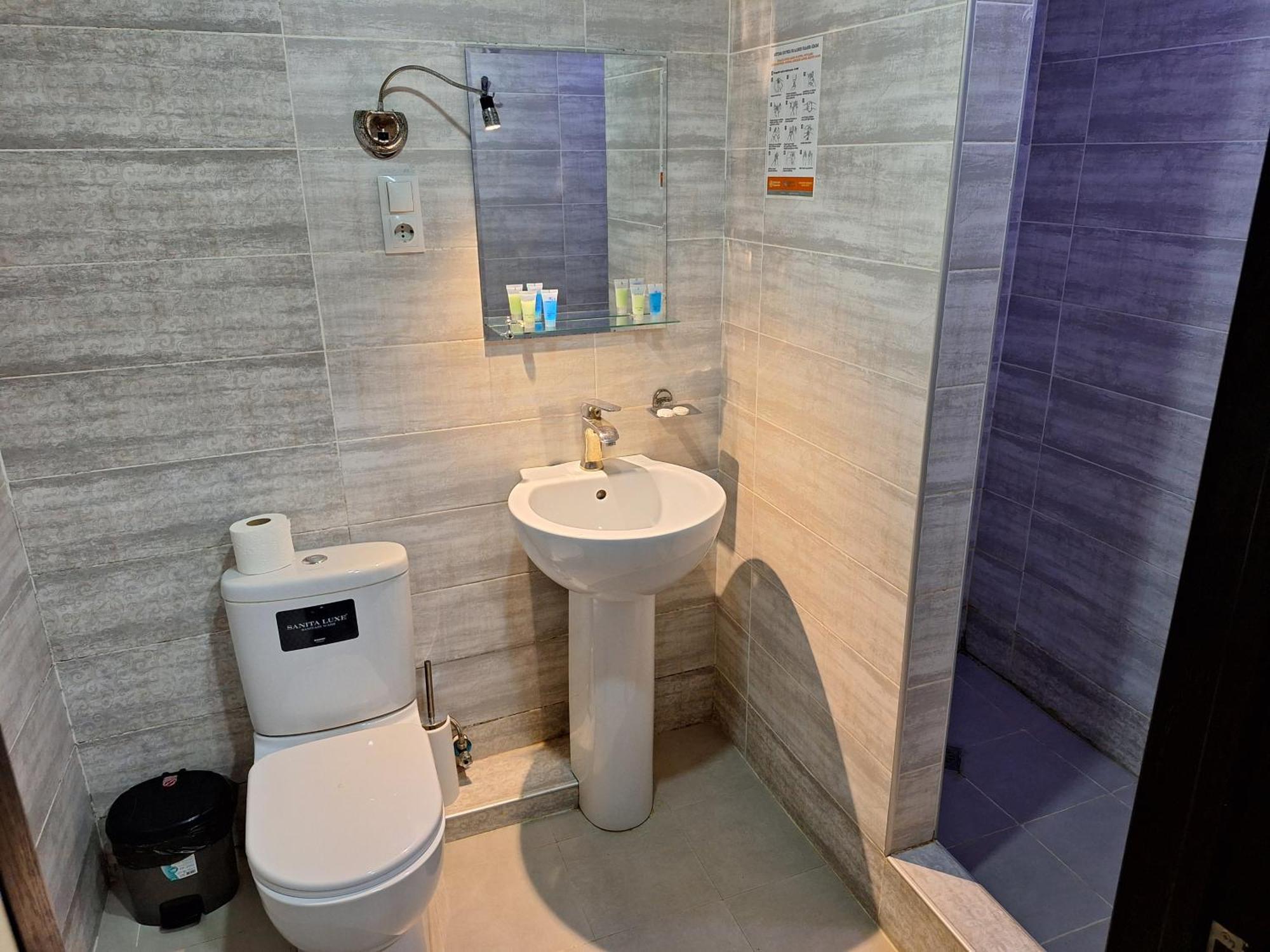 Hotel Georgian Kutaisi Esterno foto