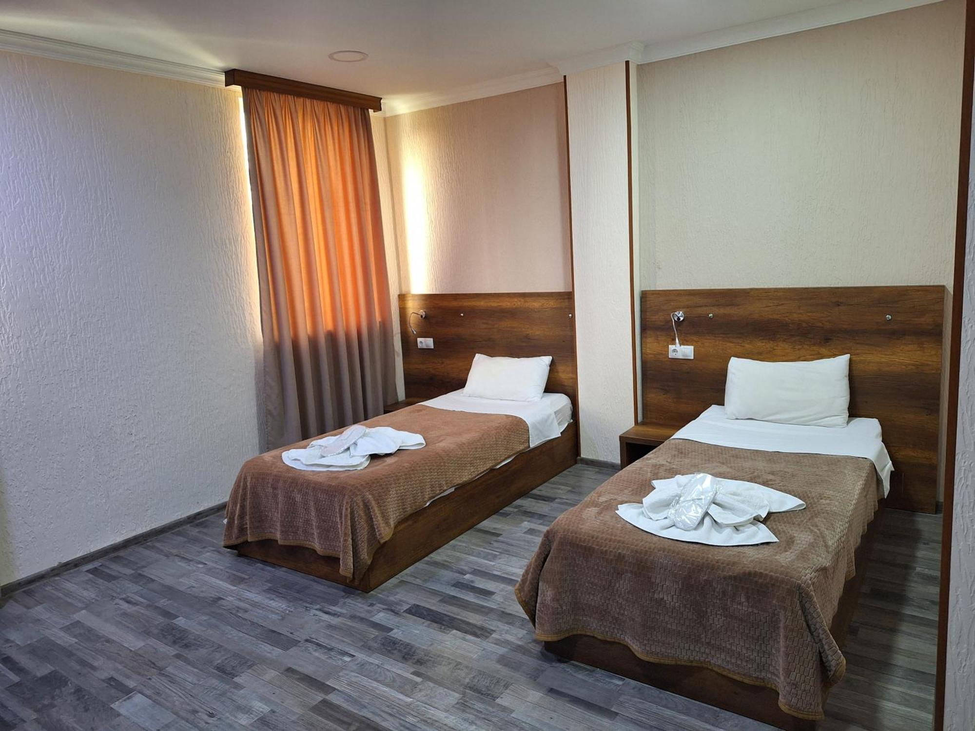 Hotel Georgian Kutaisi Esterno foto