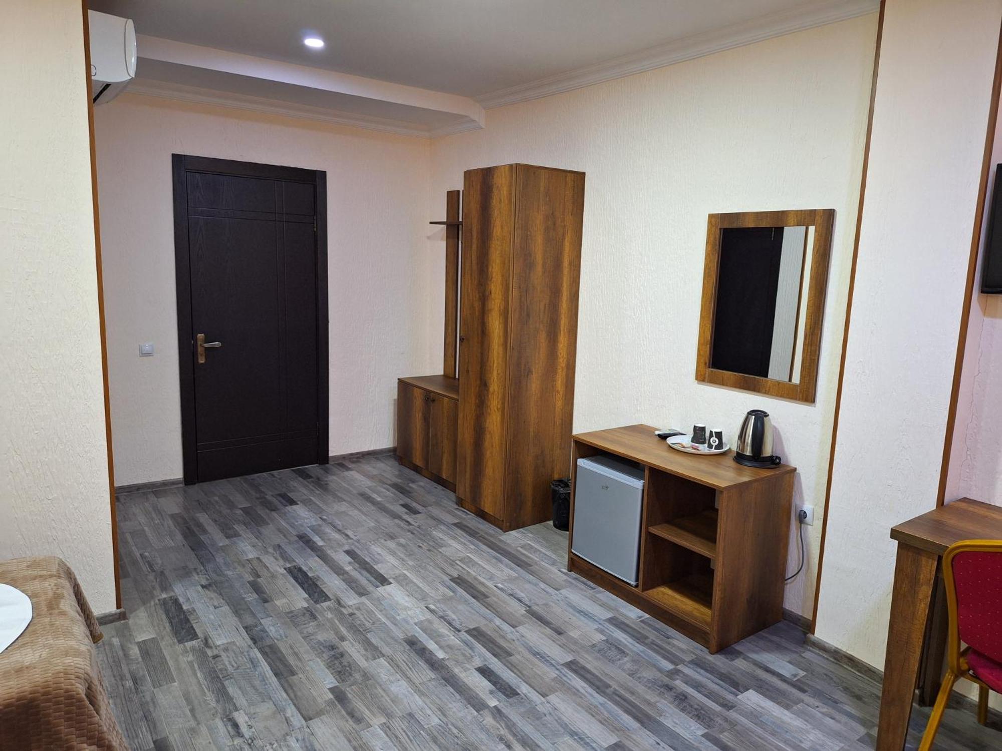 Hotel Georgian Kutaisi Esterno foto